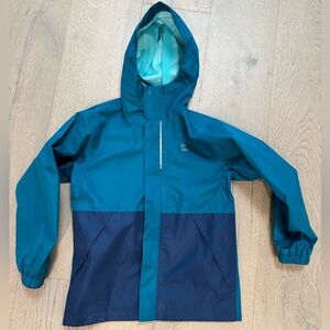 Size 8 like new MEC Aquanator rain jacket.